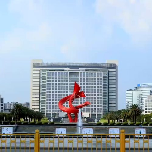 东莞明确所有住宅小区实行封闭式管理，外卖、快递一律不得进